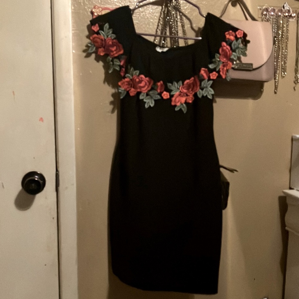 black tight dress!!!! prettyyy